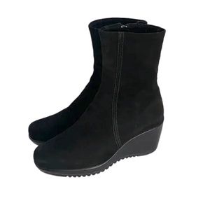 La Canadienne Wedge Winter Boots, size 8